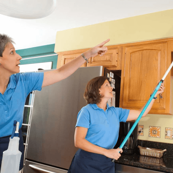 Kınık'ta Güvenilir Temizlik Şirketi Nasıl Bulunur? : Kapak Görseli